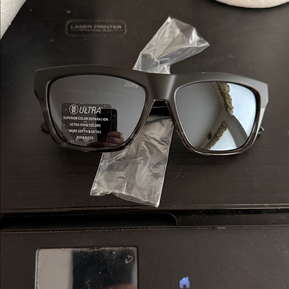 Kaenon LADERA polarized mirror 2 tone Sunglasses Box and hardcase